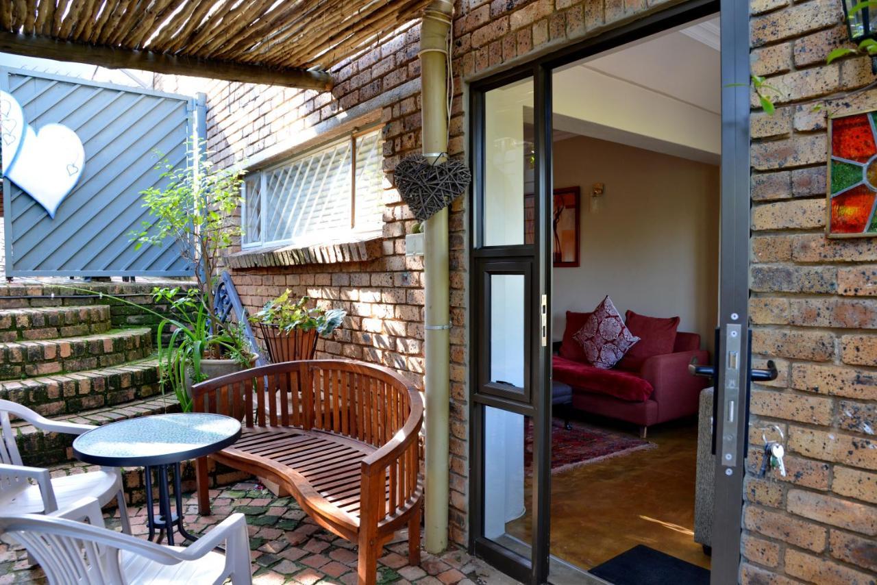 Annie'S Boutique Guesthouse And Garden Spa Hartbeespoort Eksteriør billede